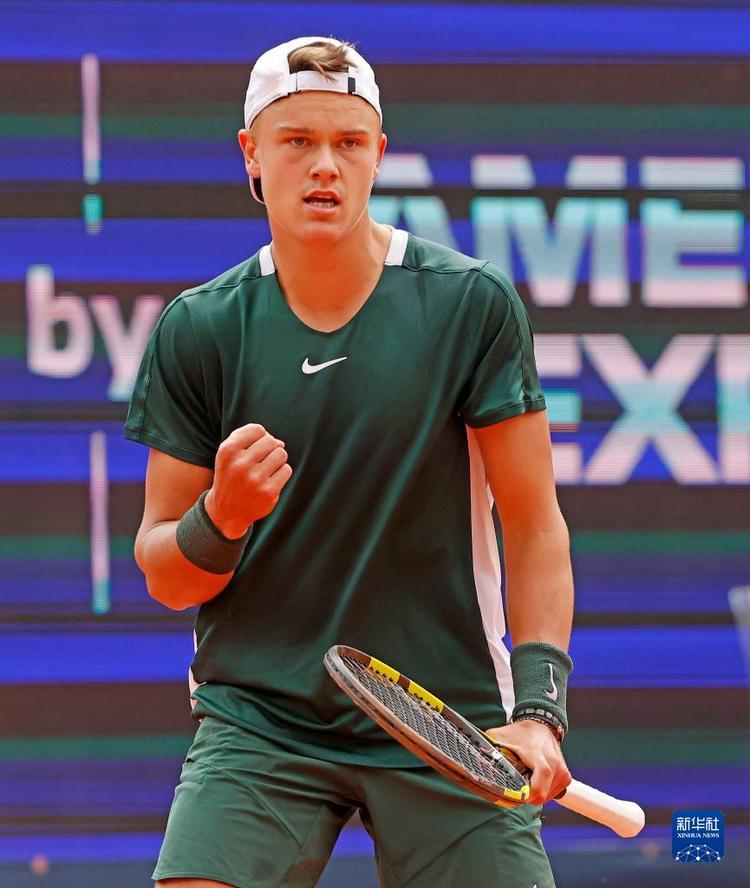 以其精准的 以其精准的